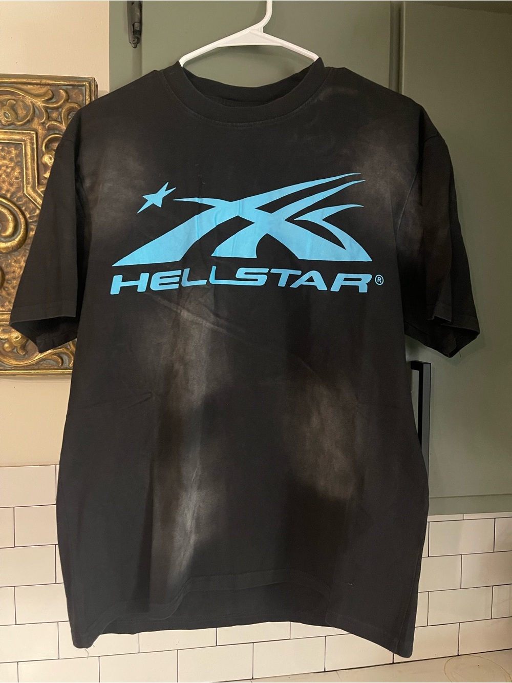 Men’s Graphic Design Tee Size S.